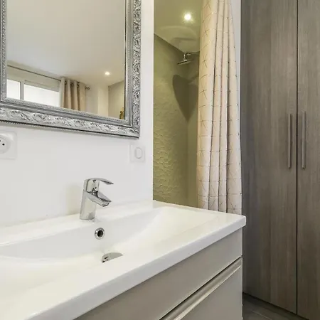 Daire Superbe T2 Lumineux Dans Le Centre Cio1899 Cannes